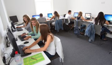 STAFFORD HOUSE SCHOOL OF ENGLISH